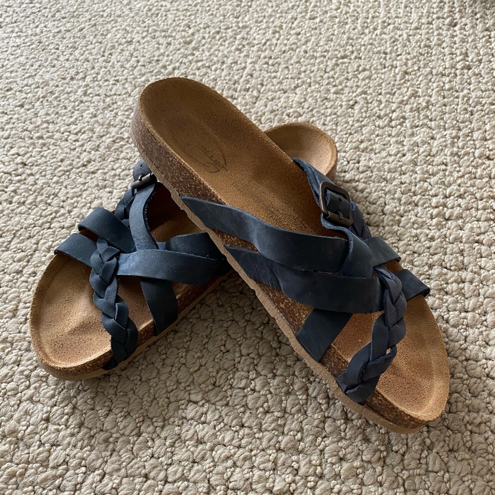 Naot style sandals